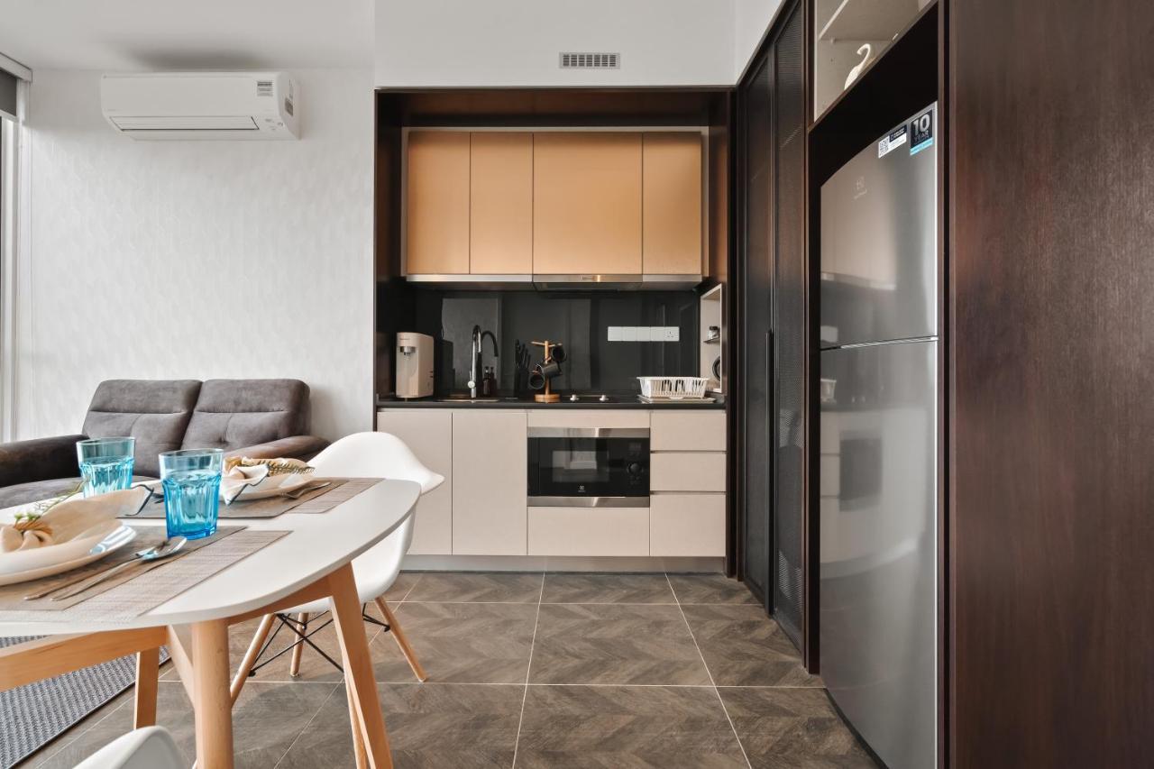 Scarletz Klcc Apartments By Soulasia Куала Лумпур Екстериор снимка