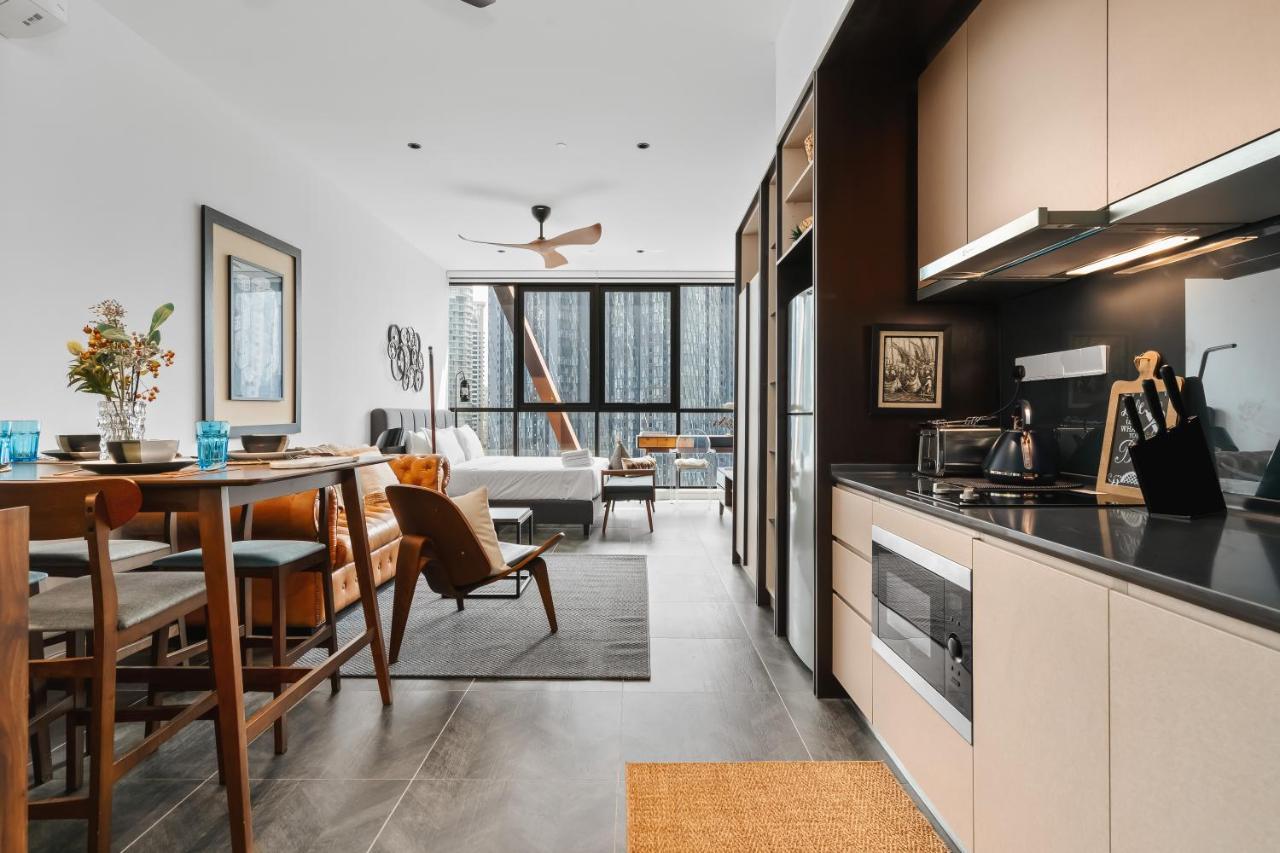 Scarletz Klcc Apartments By Soulasia Куала Лумпур Екстериор снимка