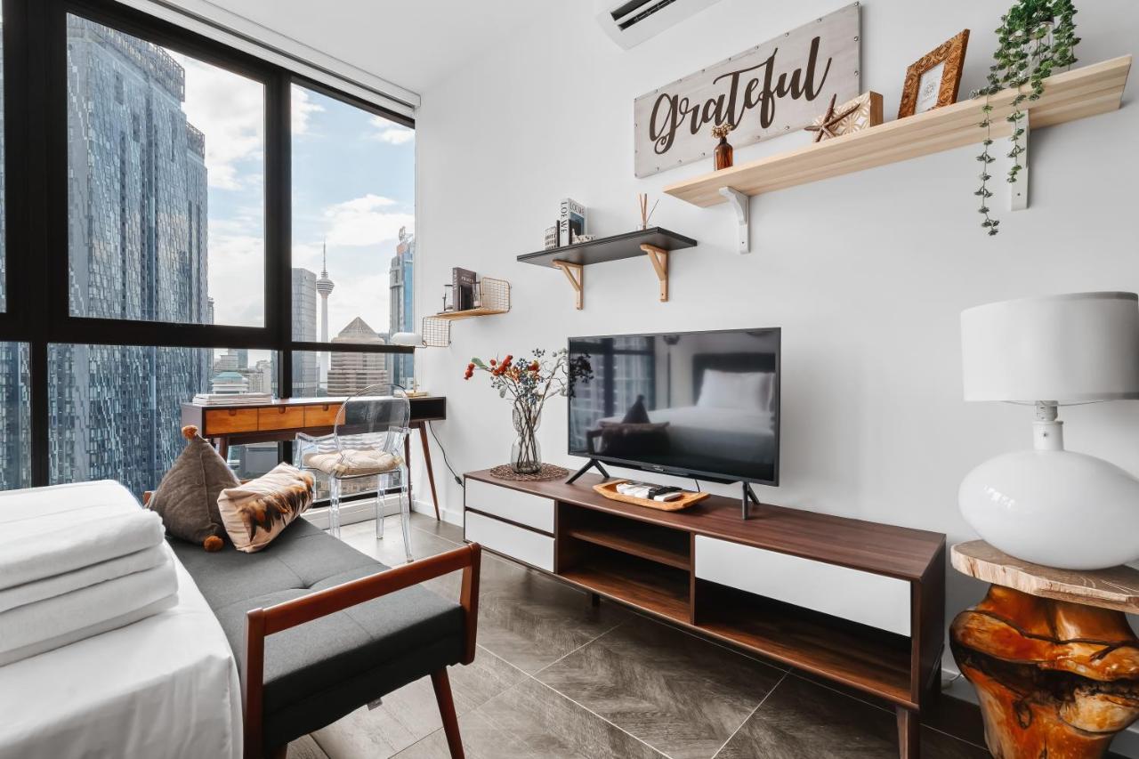 Scarletz Klcc Apartments By Soulasia Куала Лумпур Екстериор снимка