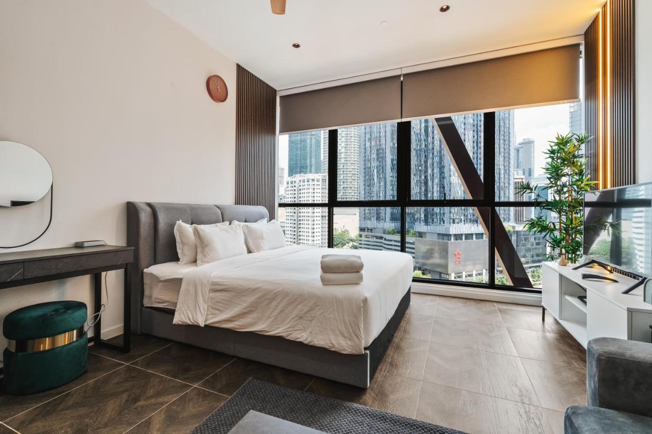 Scarletz Klcc Apartments By Soulasia Куала Лумпур Екстериор снимка