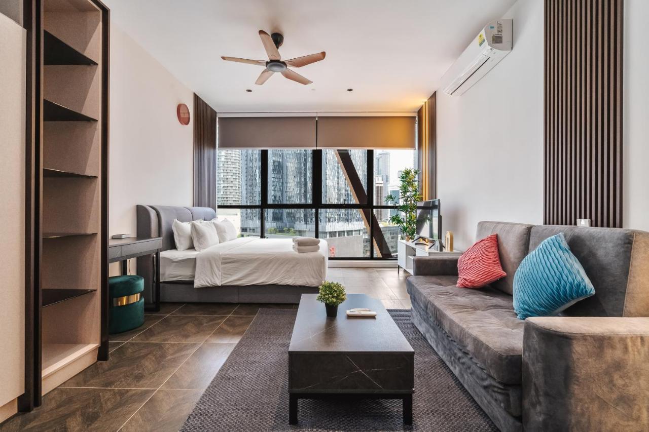 Scarletz Klcc Apartments By Soulasia Куала Лумпур Екстериор снимка