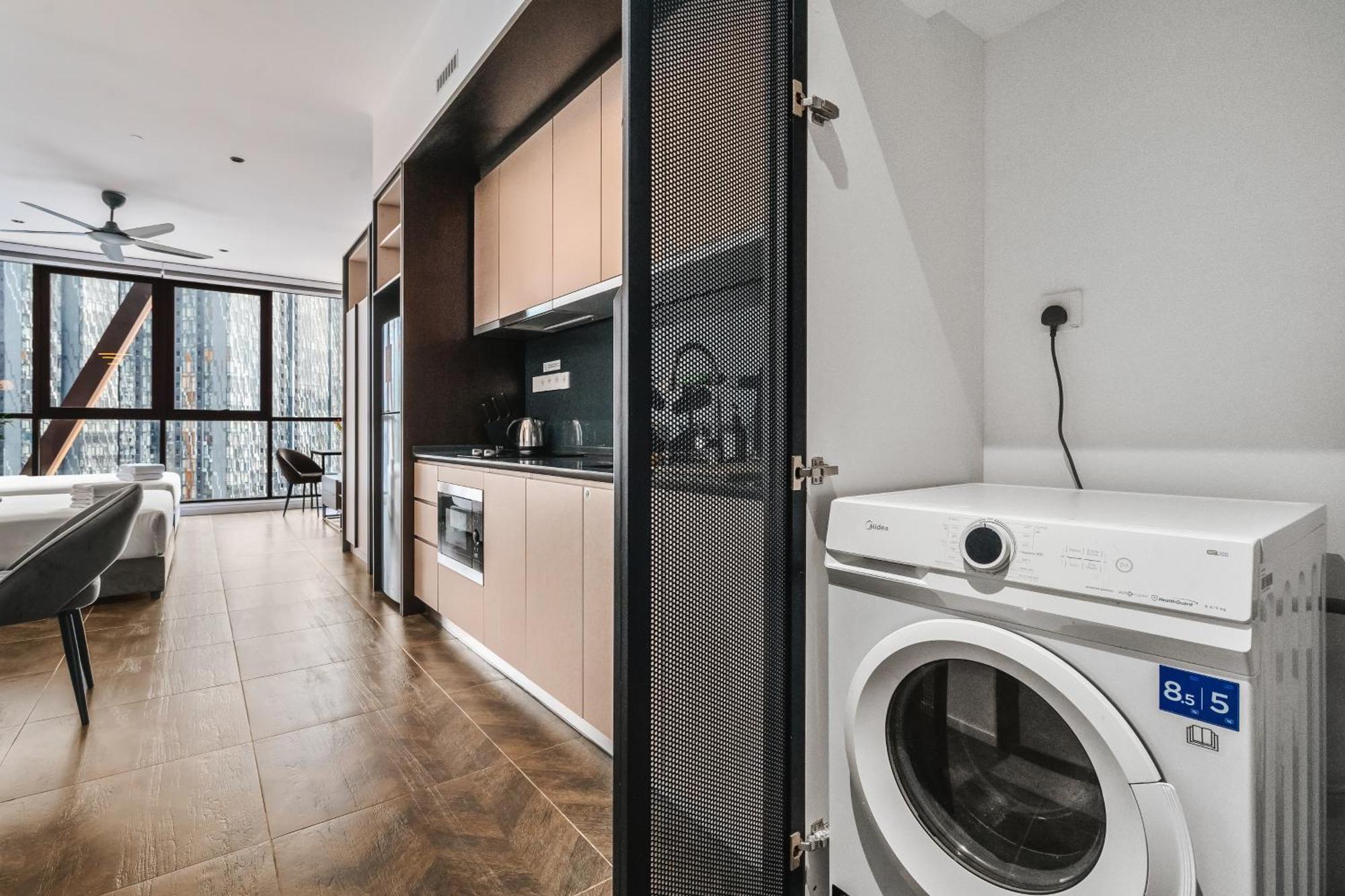 Scarletz Klcc Apartments By Soulasia Куала Лумпур Екстериор снимка