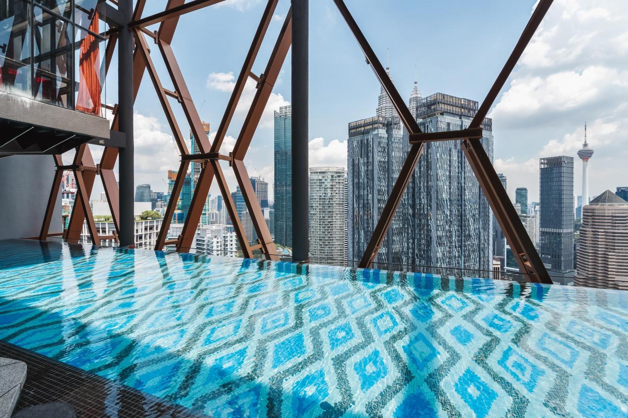 Scarletz Klcc Apartments By Soulasia Куала Лумпур Екстериор снимка
